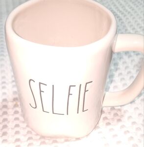 RAE DUNN NWOT SELFIE CERAMIC MUG